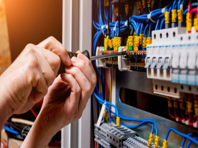 Hire Best Electricians on Freemefy